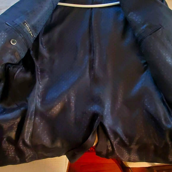 Black Corneliani Trend Blazer - Picture 3 of 7